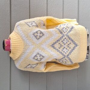 80s vintage butter yellow diamond ski chalet sweater size Small by Together!